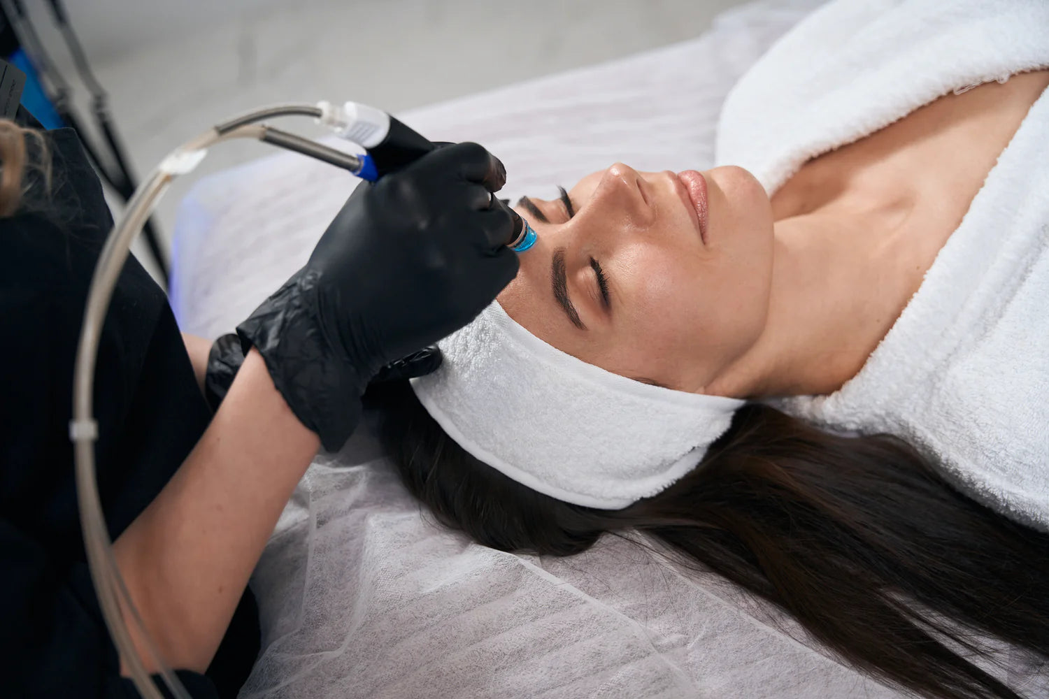 Unveiling the Power of Hydrafacials: Why They're the Buzz in Skincare